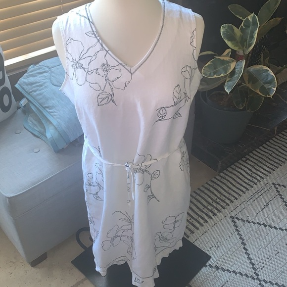 Gently Loved Norton McNaughton Linen Dress - Picture 6 of 9